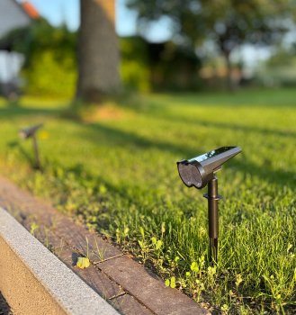 LED Solar Gartenstrahler mit Erdspieß, 80lm, Dämmerungssensor, IP65