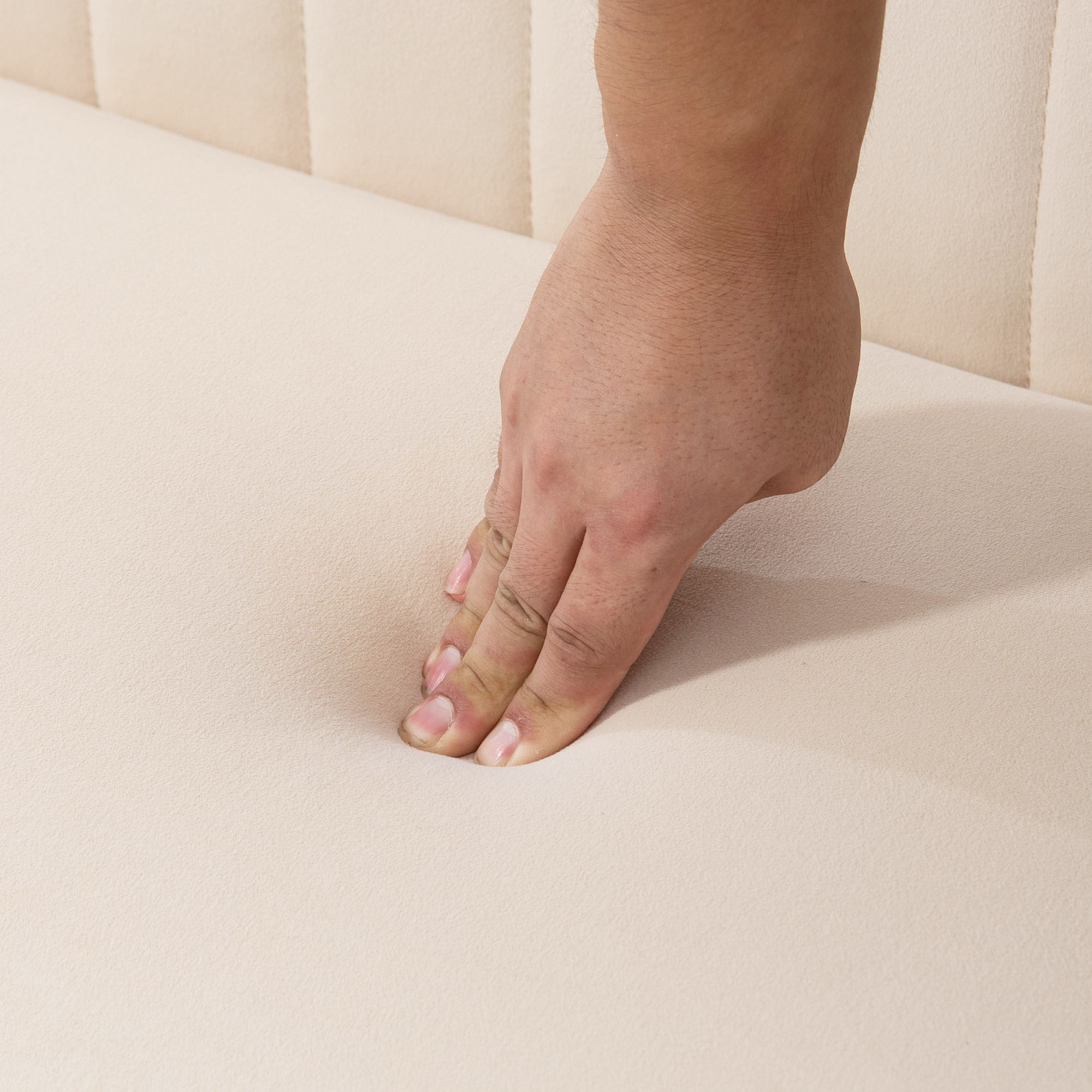 Sofa Retrodesign 2-Sitzer-Sofa, Holzbeine, 117 cm x 56,5 cm x 77 cm, Cremeweiß