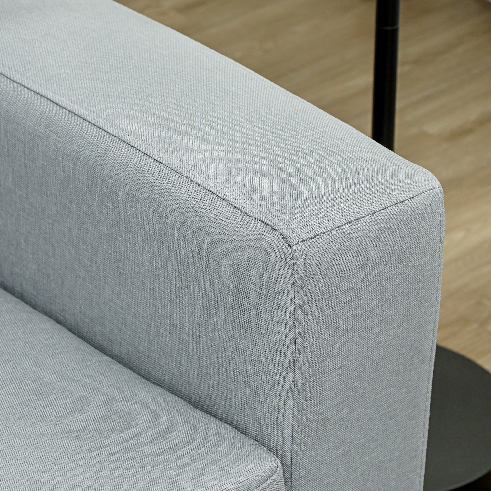 3-Sitzer-Sofa, Couch mit Vollholzrahmen, Metallbeine, schlichtes Design, Hellgrau