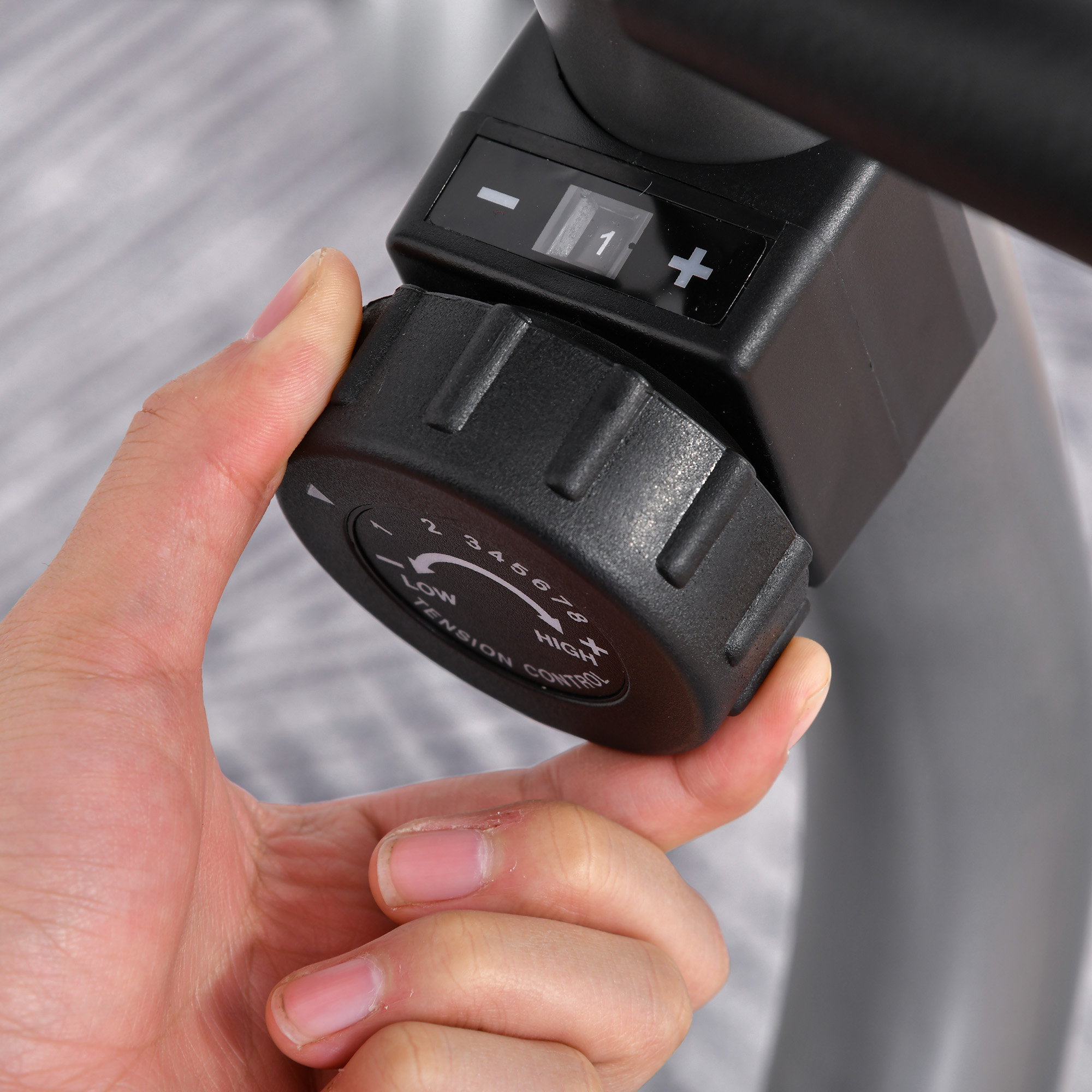 Liegeergometer mit LCD-Anzeige 8 stufig einstellbarem Magnetwiderstand Liegeheimtrainer mit Herzfrequenzsensoren, verstellbarer Rückenlehne, Nutzergewicht bis 110 kg für zu Hause Gym