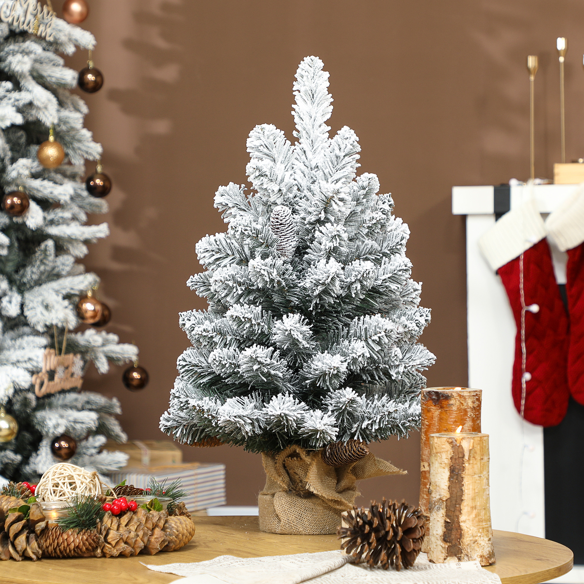Mini Künstlicher Weihnachtsbaum 60 cm Tannenbaum künstlich mit Schnee, 72 Spitzen 6 Tannenzapfen Zementbasis