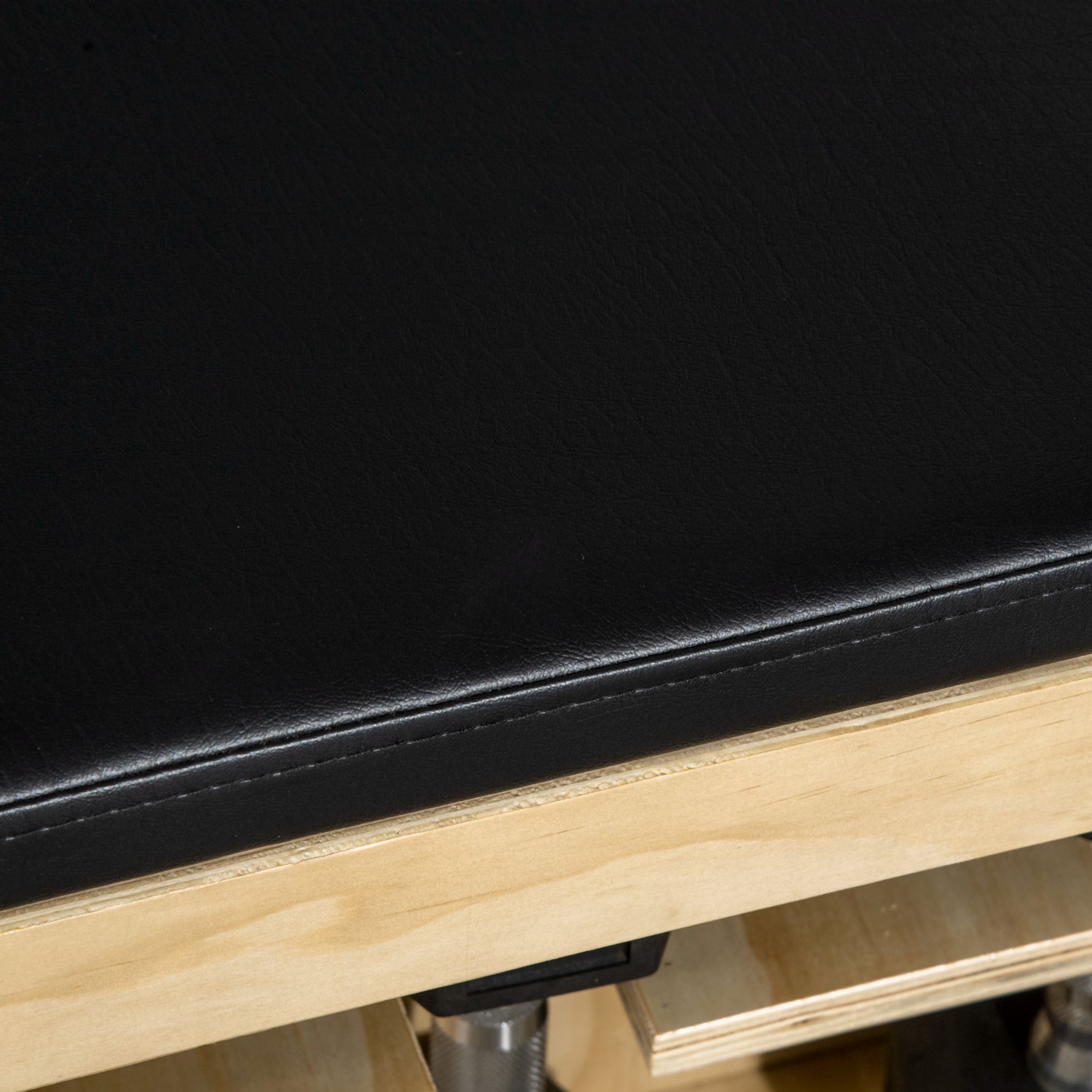 Hantelbank mit Hantelablage, 1 Aufbewahrungskorb, in 6 Positionen verstellbar, Massivholz, Natur + Schwarz