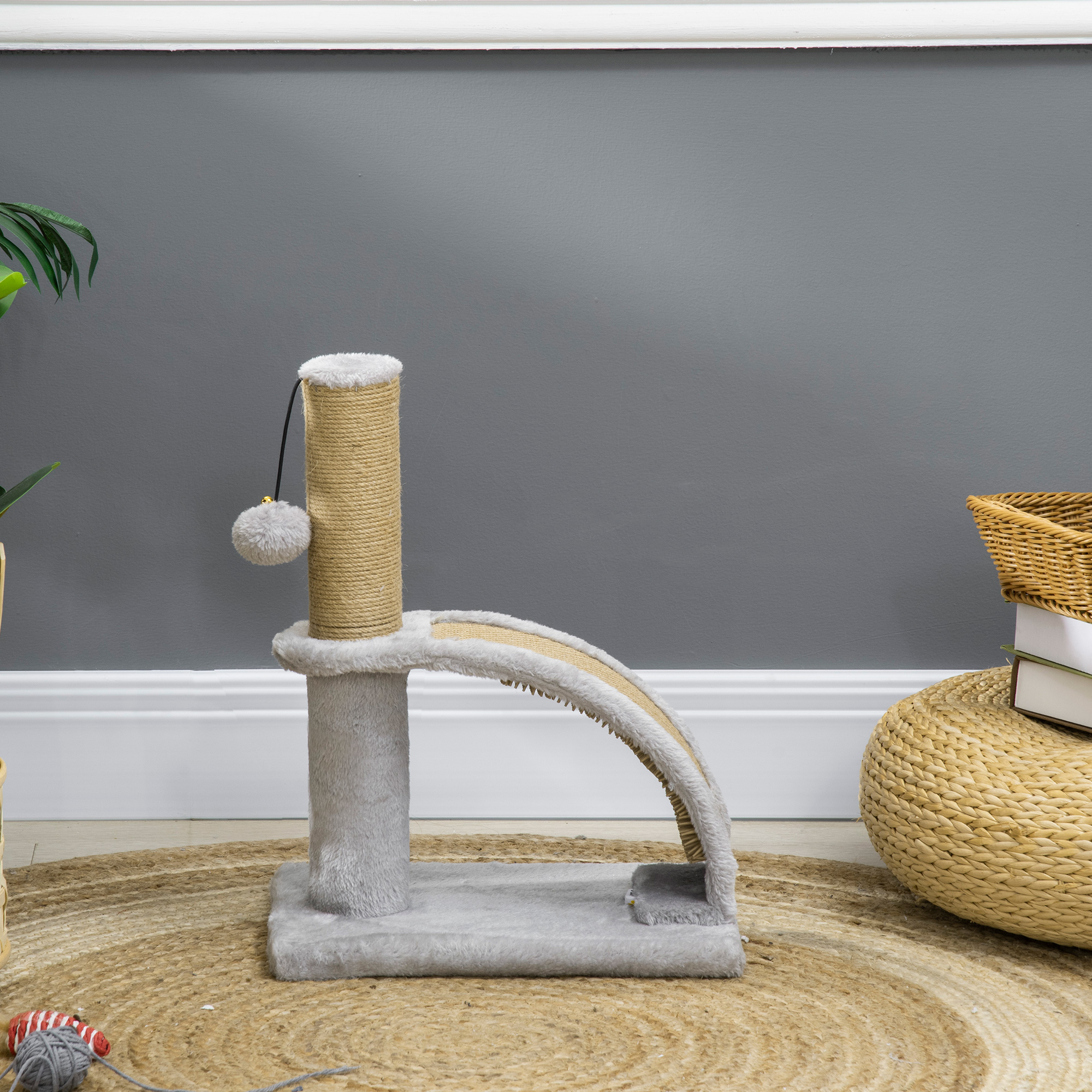 Katzenkratzbaum, Jutebespannung, hängende Kugel mit Glocke, Kratzbrett, 34L x 24B x 43H cm, Grau